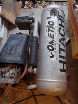 Hitachi industrial air compressor 6 gallon,  air tools and hose,