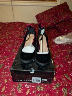 Torrid suade black and red bow heel