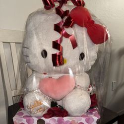 Giant Hello Kitty Valentine Arrangement 