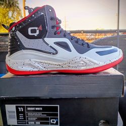 Q4 Bright White Mid Size 11 