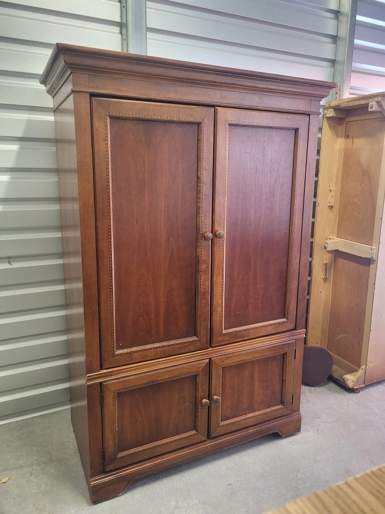 Tommy Bahama Armiore With TV Stand