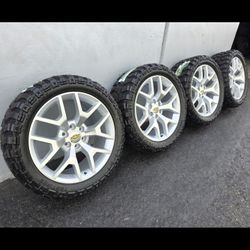 22" CHEVY rims w- 33" Tires. $1580
