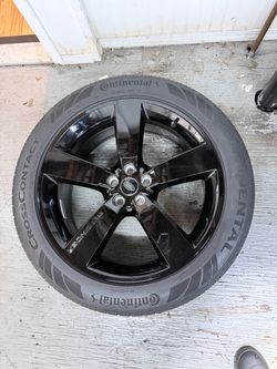 OEM Land Rover Defender 20” Gloss Black Wheels & Continental Tires – Set of 4