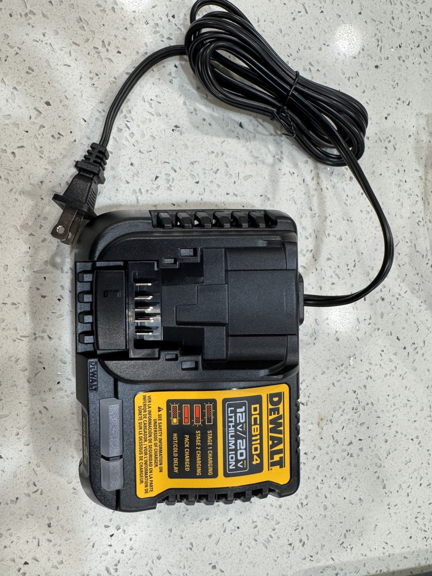 New Dewalt DCB1104 Charger