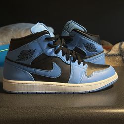 Jordan 1 Mid University Blue