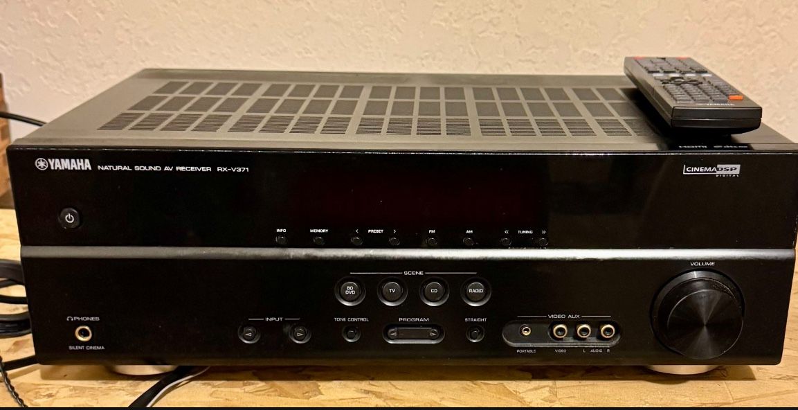 Yamaha RX-V371 5.1-Channel Home Theater Receiver RX-V371BL