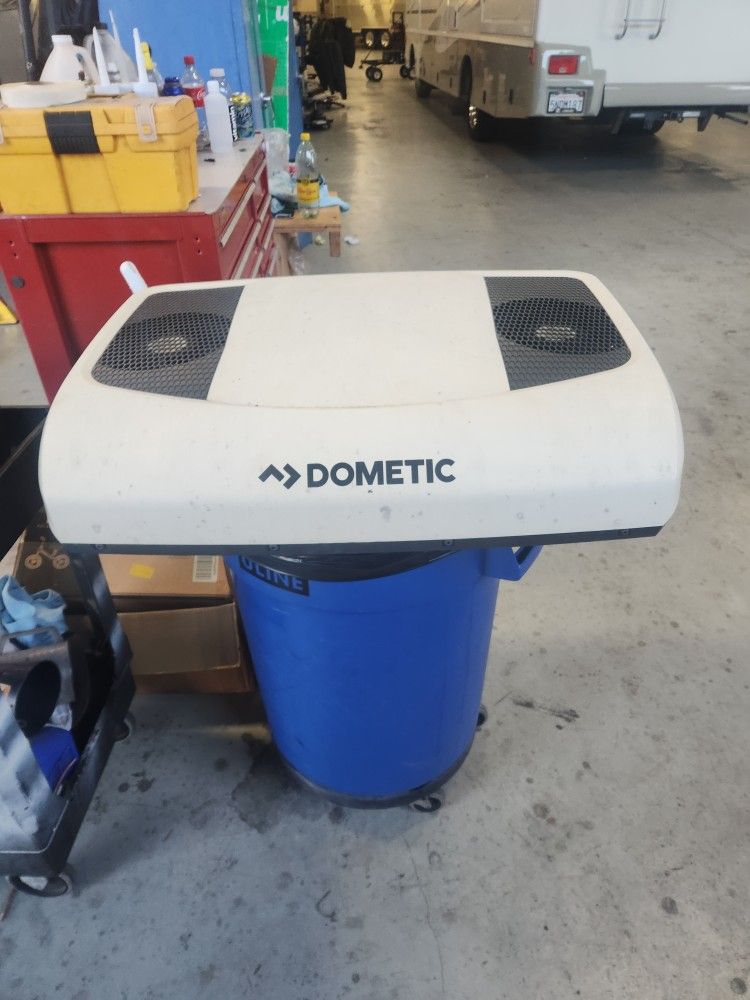 2022 Dometic Rtx2000