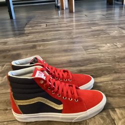 Classic Vans  signature shoes buy one get one free rest of the stores Minimum Of 50% Up To 70% Off Everything Must go store closing