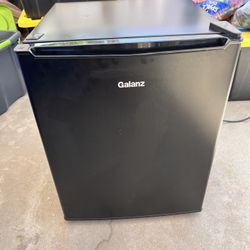 Galanz Mini Fridge 