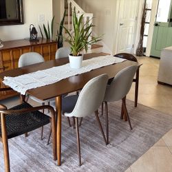 Dining Table And 6 Chairs 
