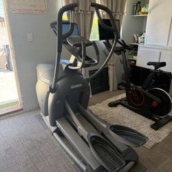 Octane Fitness Elliptical 