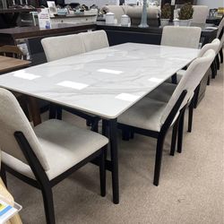 7 Pc Dining Table Set