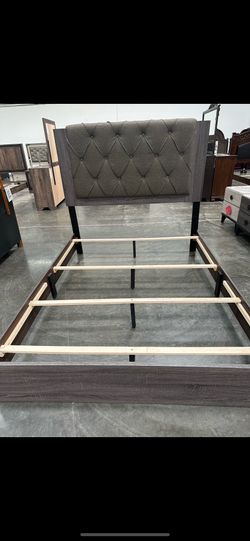 Queen size tufted bed with orthopedic mattress included