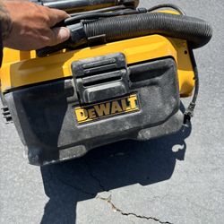 Dewalt Cordless/corded Vacuum 