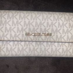 Michael Kors classic women’s wallet 