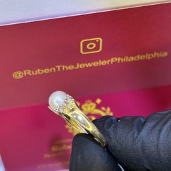 14kt Fresh Water Pearl Ring With Side Diamonds 