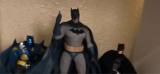 Mafex Batman bundle and Kong Batman