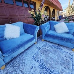 Beautiful Living Room Set 2 Couches Totally Deep Clean Good Condition No Stains No Smell 