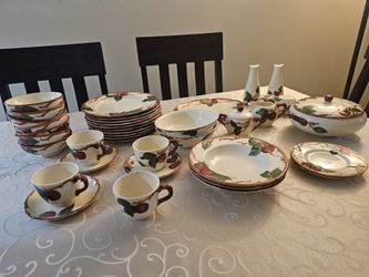 Franciscan Apple Dinner Set