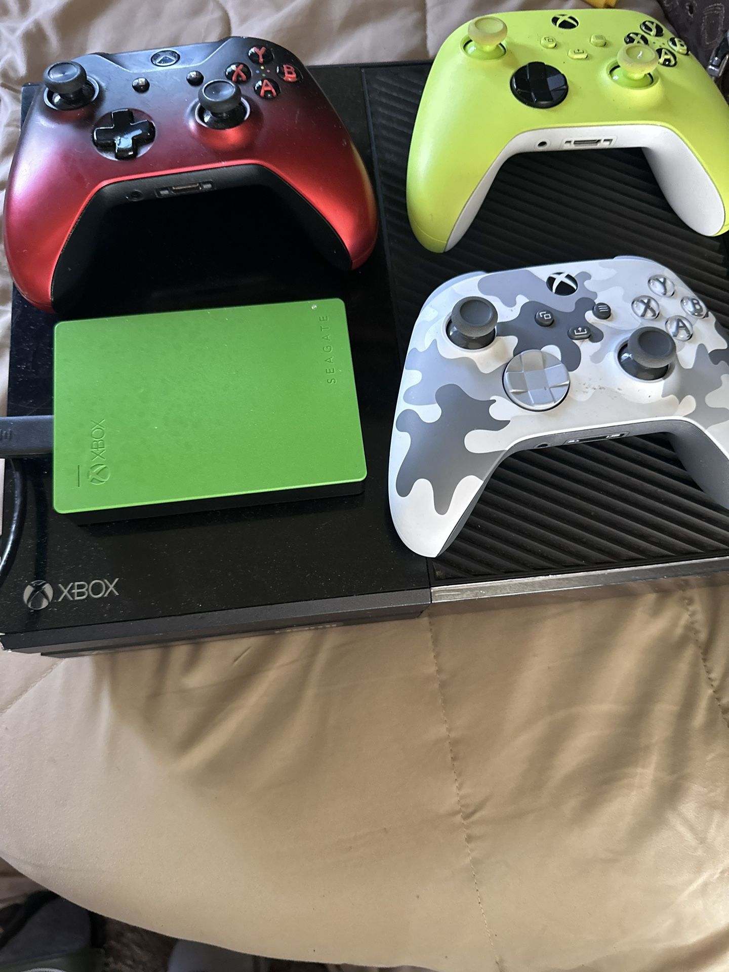 Xbox One With 3 Controllers And Extra Memory Storage
