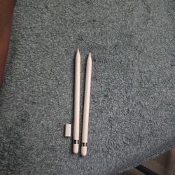 2 Apple Pencils 1st Generation 