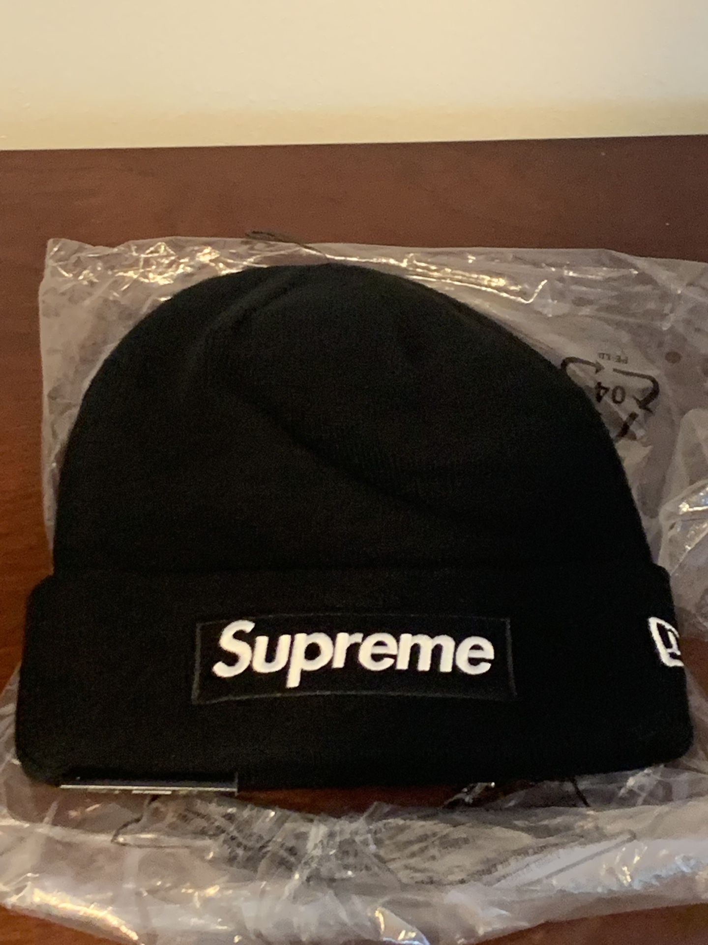 Supreme New Era Box Logo Beanie (FW21) Black