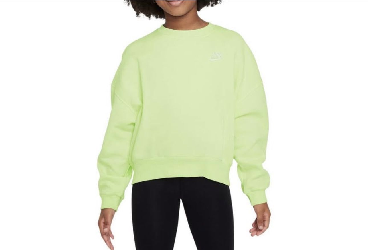 Nike Girls’ Sportswear Club Fleece Boxy Crewneck Sweatshirt 