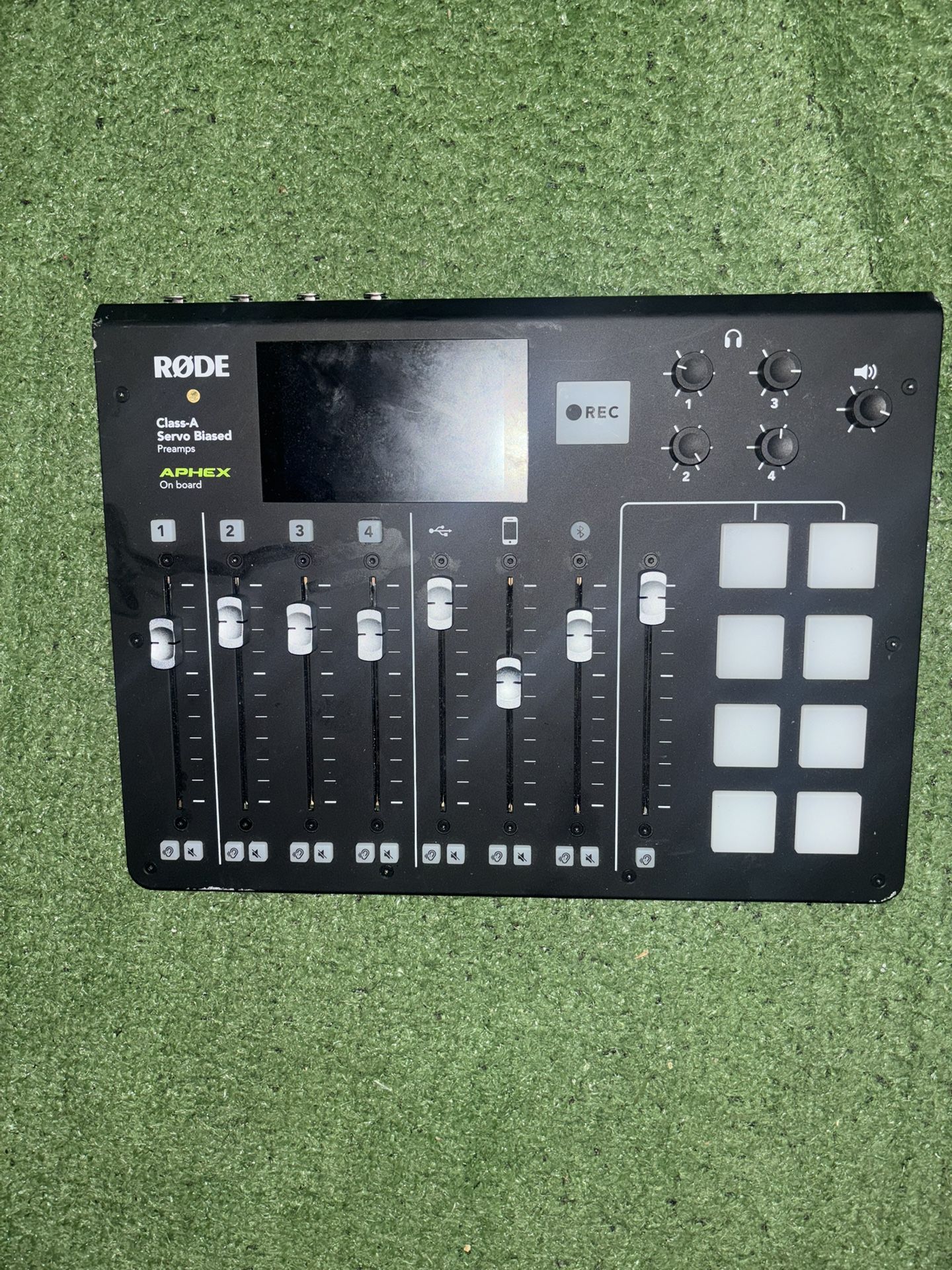RODE RODECaster Pro Podcast Studio Console – APHEX, Sound Pads, USB/Bluetooth