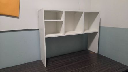 Desktop Bookshelf - White. Good Condition .