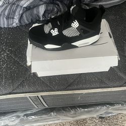 Jordan 4