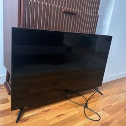 Roku 43" Smart TV + Remote