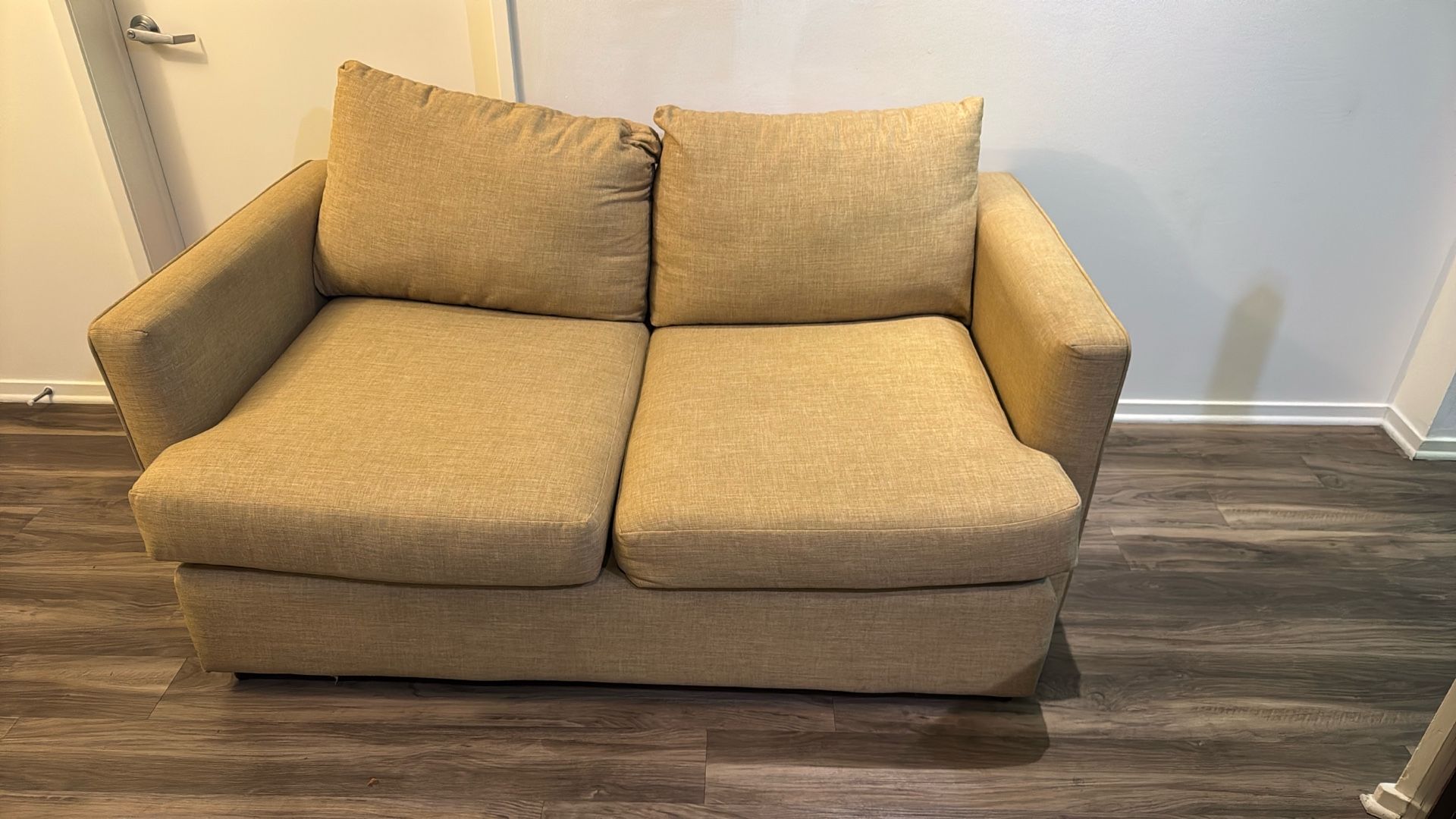 Nice Clean Comfy Loveseat