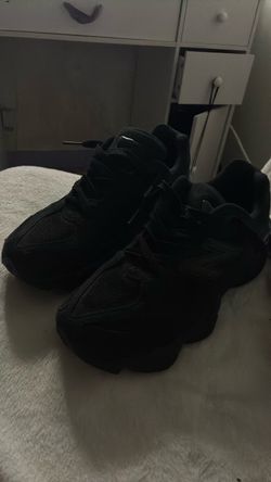 New Balance 9060  Triple Black