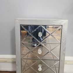 Small 3 Drawer Dresser 