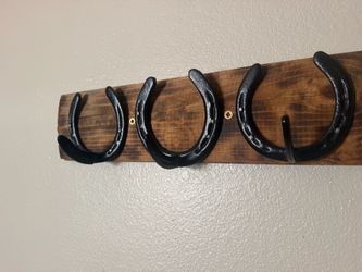 Set a 3 shoe horse hanger racks