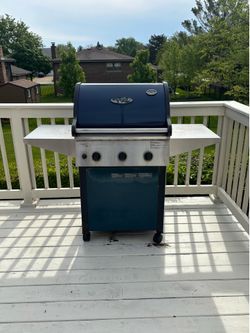 Vermont Castings 3-burner grill