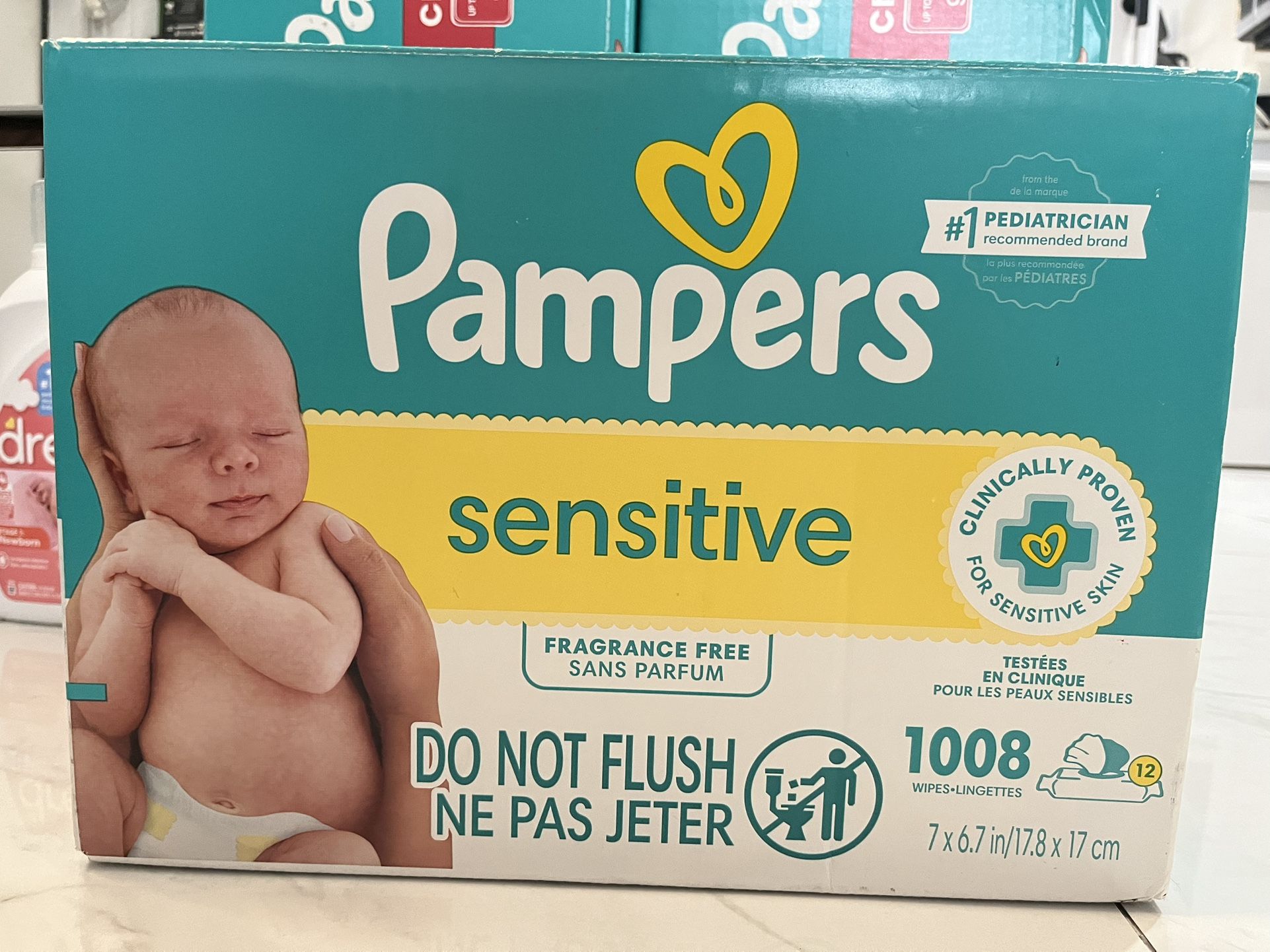 Pamper sensitive wipes 1008ct