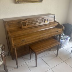 Binder & Sons Piano 