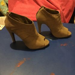 Light Brown Sz 8 1/2 Nine West Suede Feel Open Toe Heels W/ Zipper