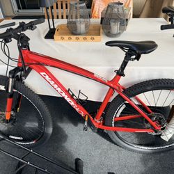 2 Diamondback Mountain Bikes, Thule 5 Bike Rack