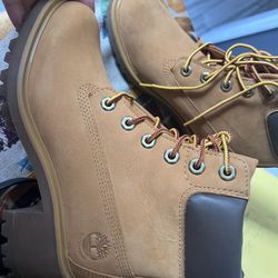 New Timberland Boots For Women Size 6 $35