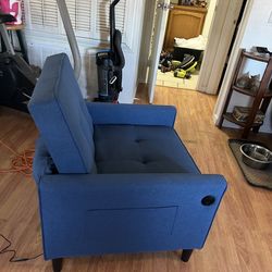 Love Seat/bed
