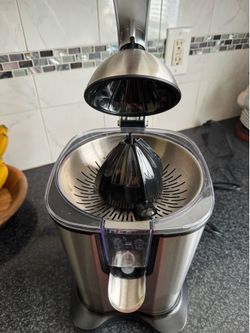 Citrus juicer