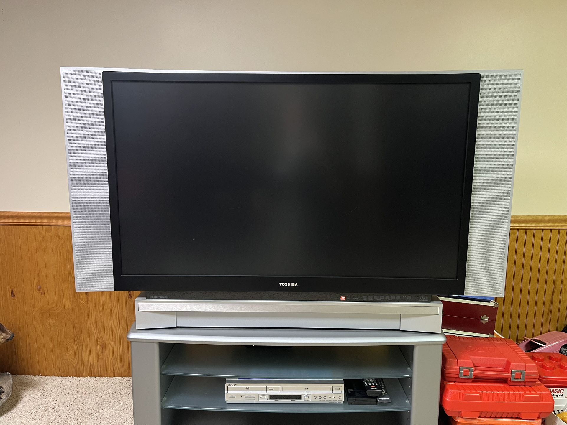 52 Inch Toshiba TV