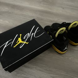 Nike Air Jordan 4 Retro Yellow Thunder