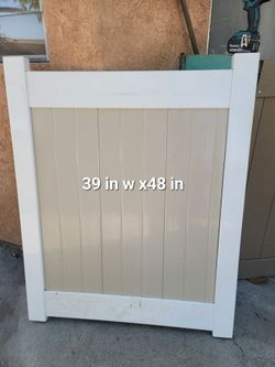 Vinyl gate 4 ft tall