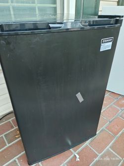 Euhoomy mini freezer 3 cu. Ft. Black