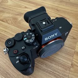 Sony A7RV Camera (ILCE-7RM5 | A7R5) - Excellent Condition