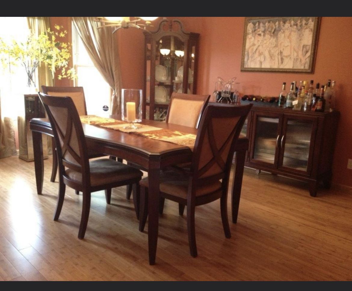 Dining room table-6 Chairs and Buffet