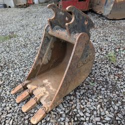 17" Takeuchi TB135 Mini Excavator Bucket 